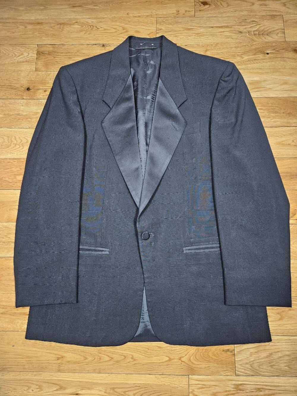 Vintage Yves Saint Laurent YSL Men’s Wool Suit Tuxedo Blazer Satin Lapels 38S